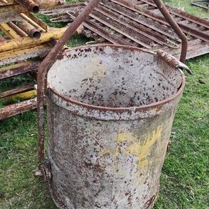 Tacho de Obra Metálico Mediano con Asa - imagen 2