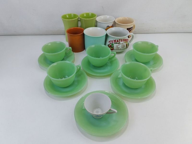 Lote siguiente: Tazas y Platos de Cerámica