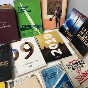 Lote de Más de 70 Libros, Revistas y Varios - imagen 19