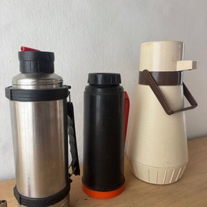 Lote de 3 Termos de Acero Inoxidable y Plástico - imagen 2