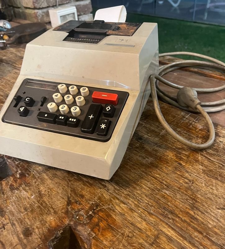Calculadora de mesa - imagen 9