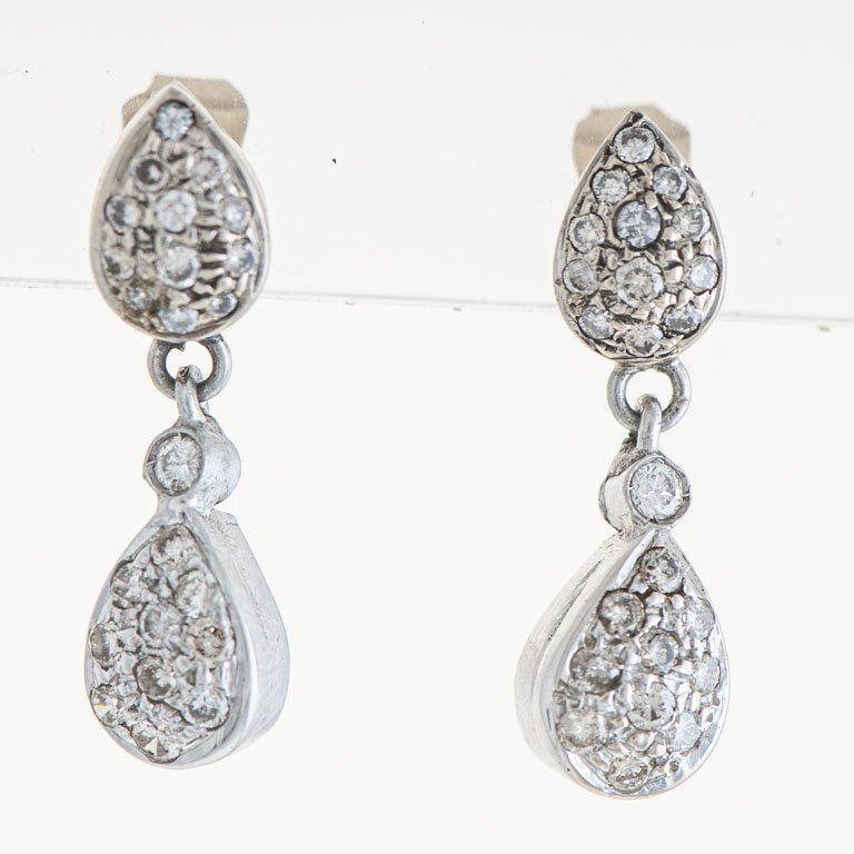 Lote anterior: Par de caravanas oro 18k con brillantes