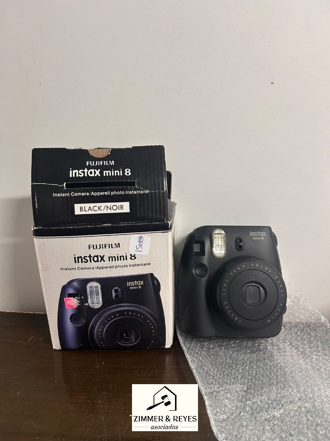 Cámara Instantánea Fujifilm Instax Mini 8 Negra
