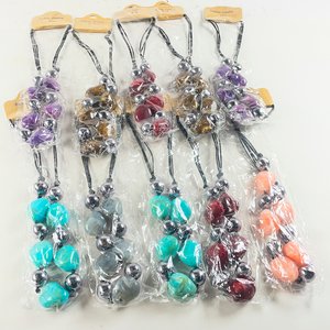 Diez Collares con Cuentas de Colores y Dijes Metálicos - imagen 4