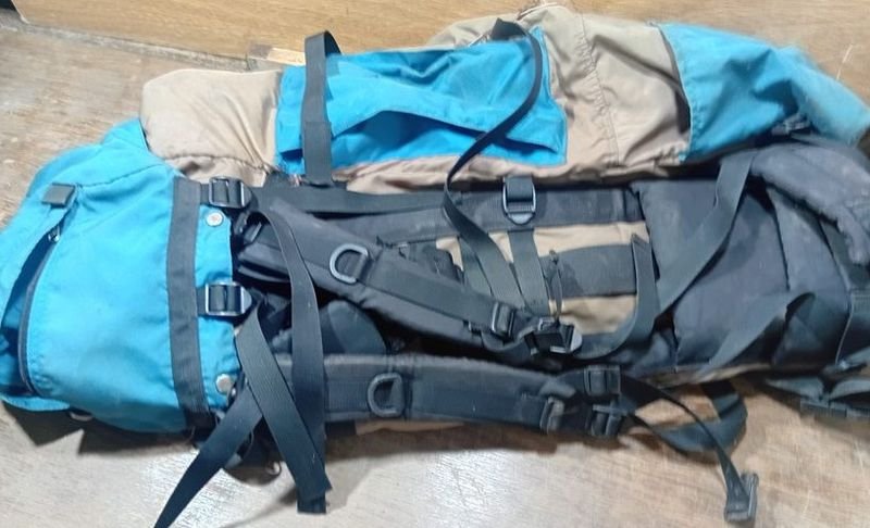 Mochila de viaje gran en buen estado - imagen 3