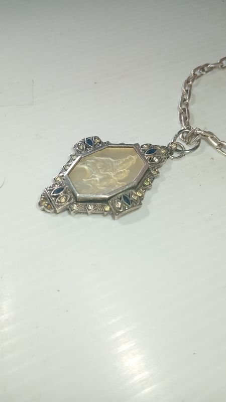 Colgante de plata con imagen de la Virgen del Huerto - imagen 3