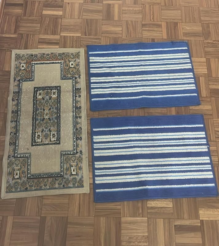 Lote anterior: Alfombras y almohadas de dormitorio