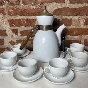 Juego de Café de Loza Blanca con Cafetera y 6 Pocillos - imagen 2