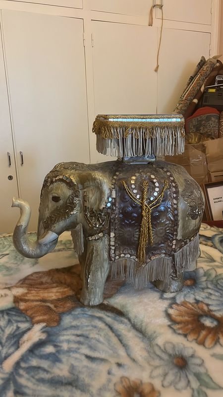 Pedestal de elefante decorativo - imagen 3