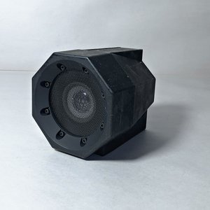 Lote siguiente: Dos Parlantes Portátiles Recargables con Amplificador