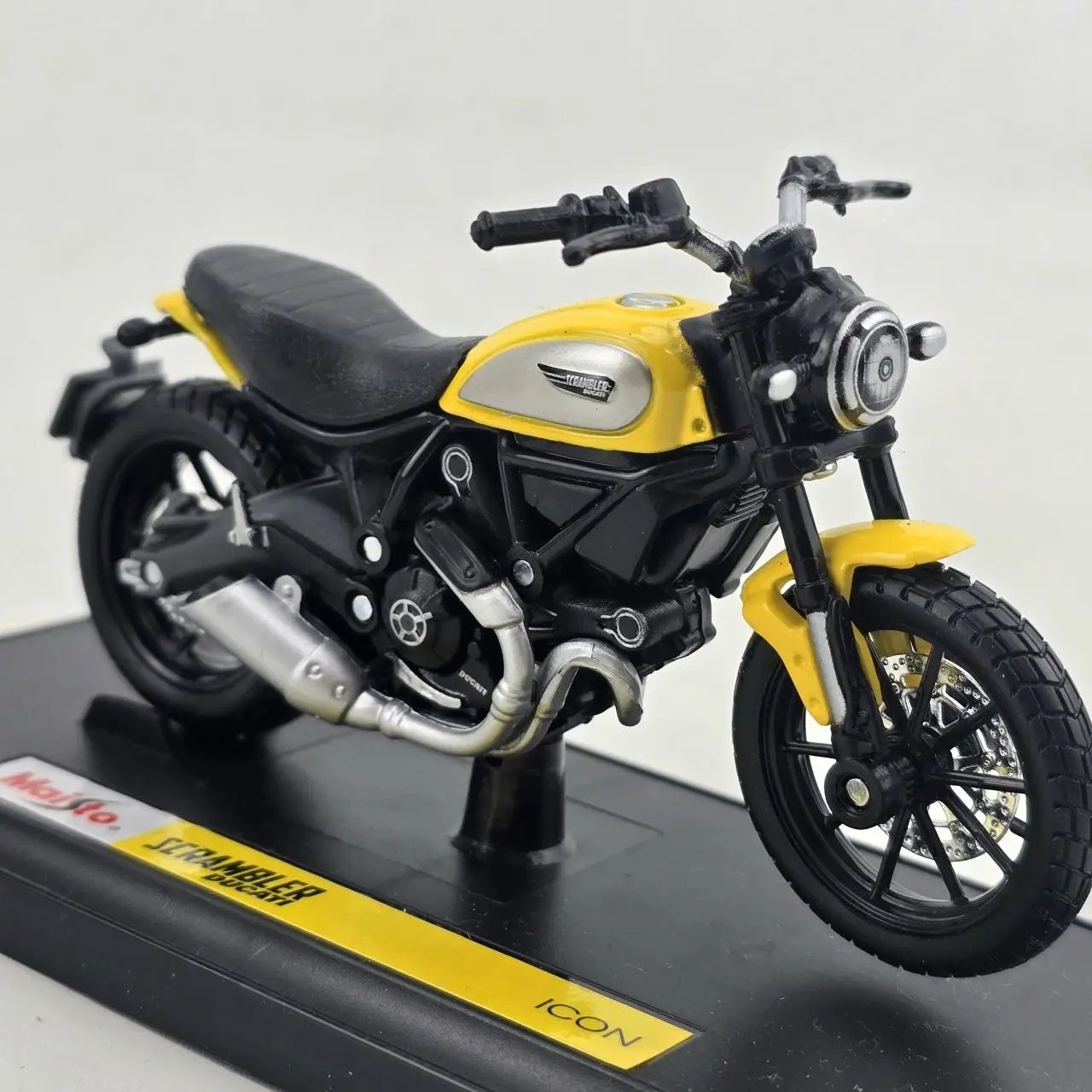 Réplica Maisto Ducati Scrambler Icon Amarilla