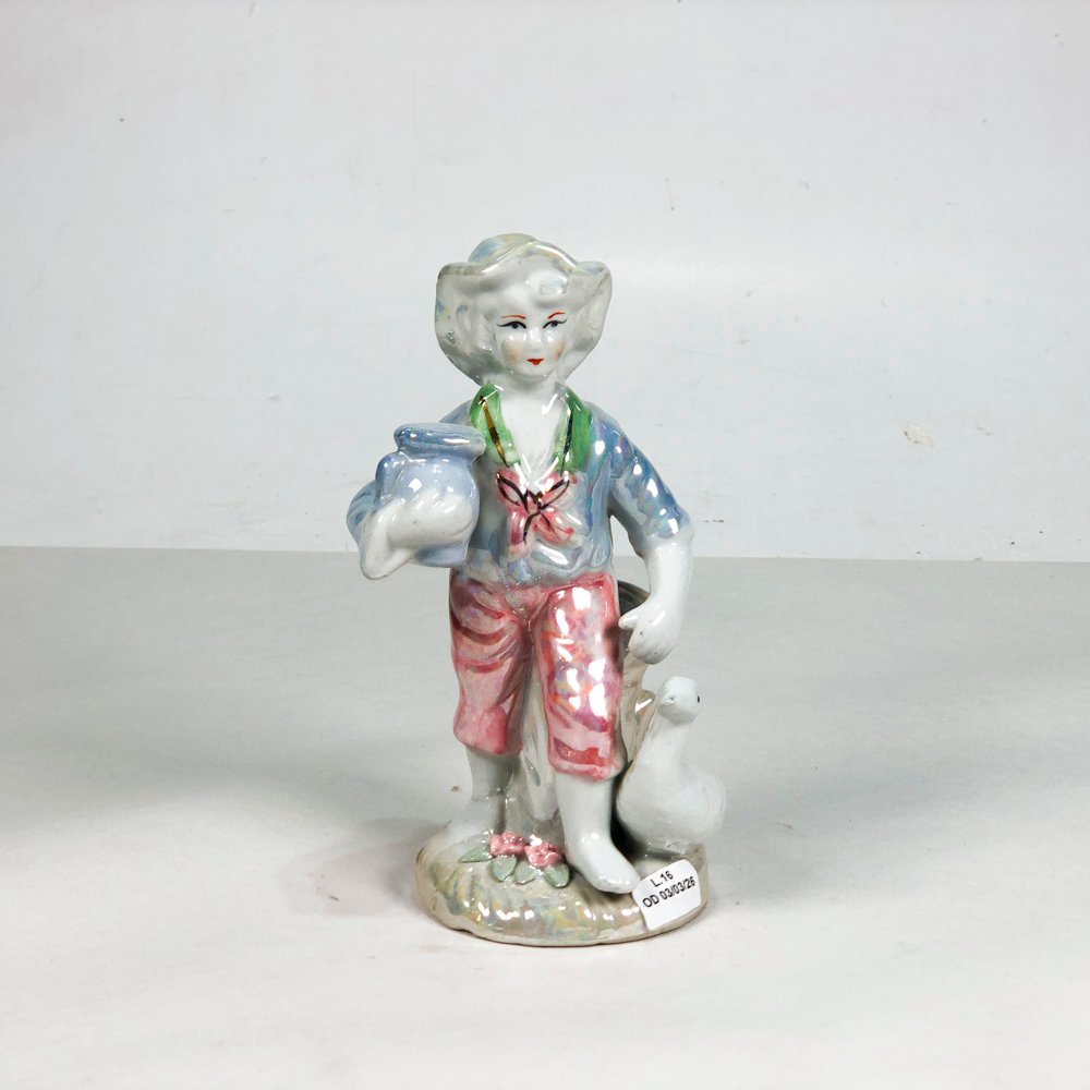 Figura en porcelana de dama brillante con pato - imagen 1