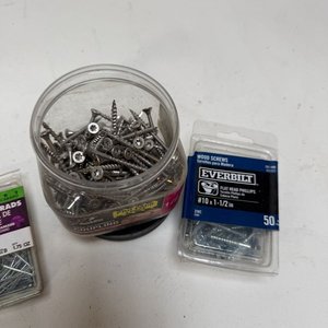 Lote de Clavos, Pitones y Organizadores de Ferretería - imagen 3