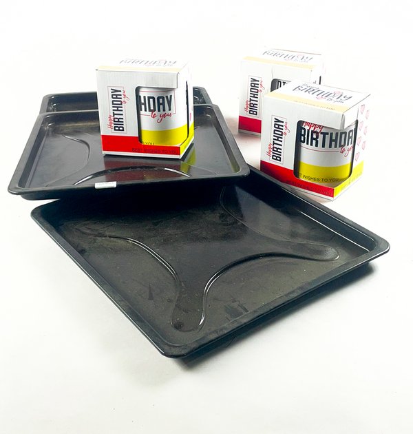 Set de 3 Tazas "Happy Birthday" y 3 Asaderas Negras