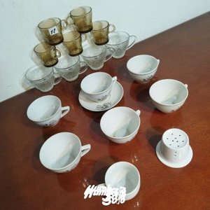 Conjunto de Tazas de Té y Platos - imagen 3