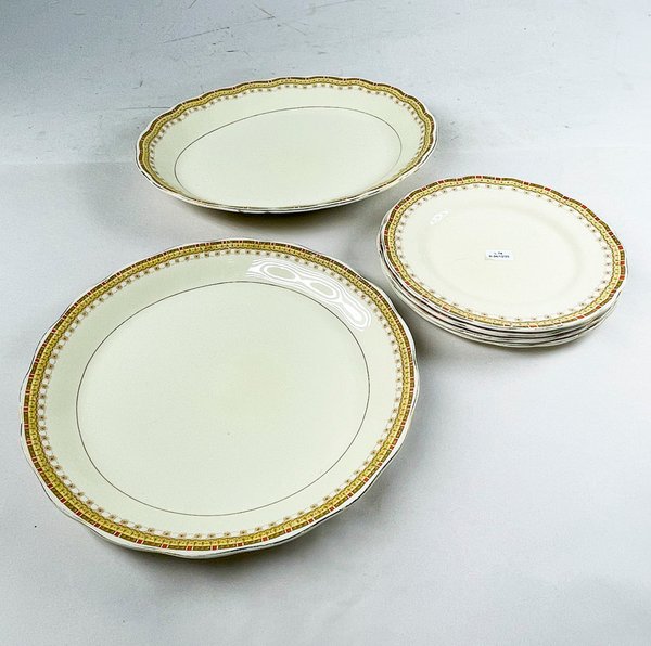 Lote anterior: Platos y fuentes de porcelana inglesa en excelente condición