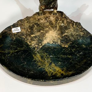 Centro de mesa oval en granito negro con escultura de águila en bronce - imagen 2