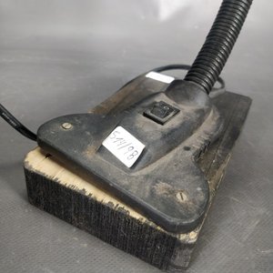 Lámpara de Escritorio Azul con Base de Madera Regulable - imagen 4