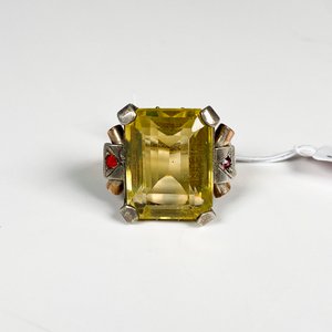 Antiguo Anillo Plata y Oro con Piedra Amarilla Grande y Detalles Rojos - imagen 3