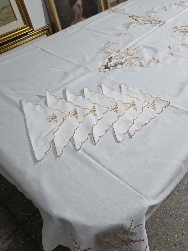 Mantel bordado con 12 servilletas de alta calidad - imagen 3