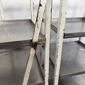 Dos Estanterías Metálicas con Bandejas de Acero Inoxidable - imagen 2