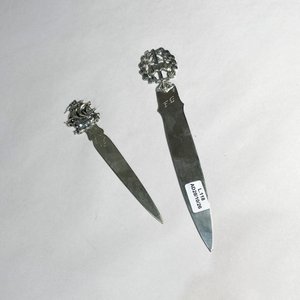 Dos Abrecartas de Plata, Uno Estampillado "800" - imagen 1