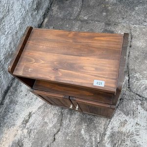 Mesa de Madera para TV con Puertas y Ruedas - imagen 2