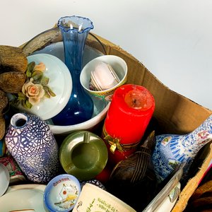 Lote Variado: Floreros, Velones, Cofres, Botellas y Bases de Madera, Maceteros y Más - imagen 3