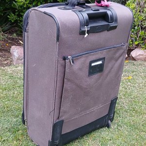 Valija de Viaje Grande con Ruedas y Manija Retráctil - imagen 5
