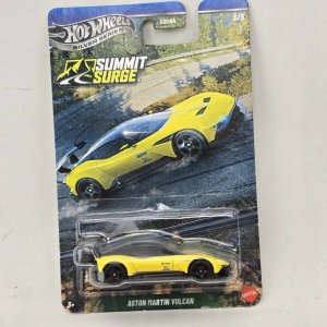 Hot Wheels Aston Martin Vulcan Silver Series - imagen 1