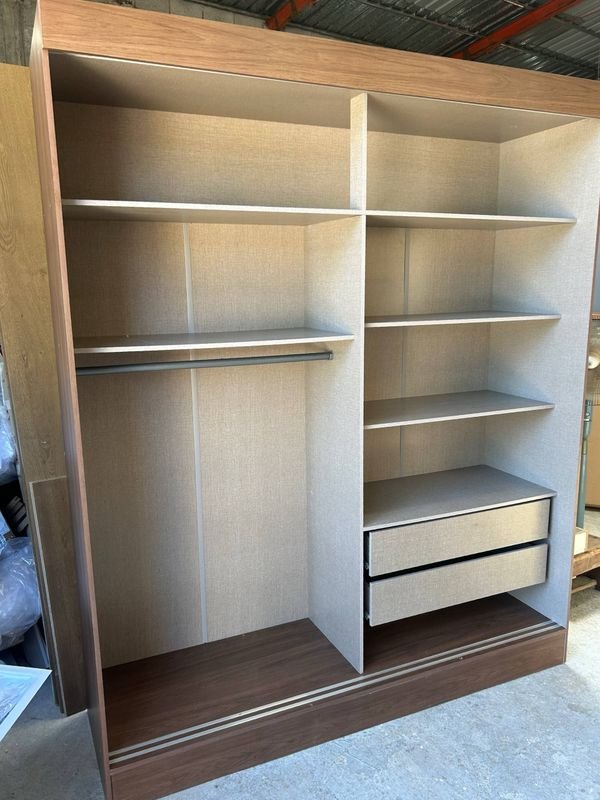 Gabinete Blanco con Espejo y Puertas Corredizas - imagen 2