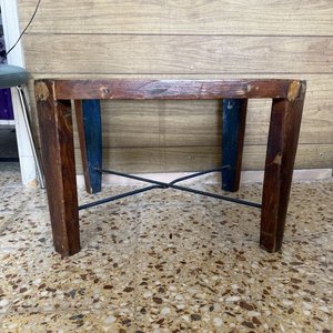 Mesa Auxiliar o de Centro de Madera con Tapa de Vidrio y Refuerzo Metálico - imagen 3