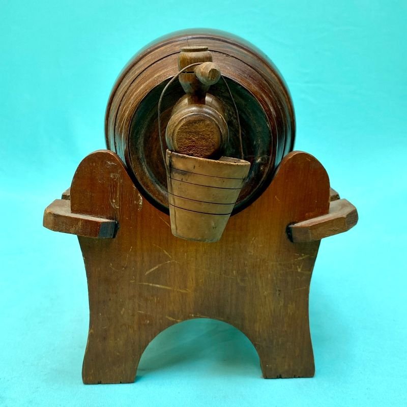 Antigua Licorera en Madera para Servir o Medir - imagen 4