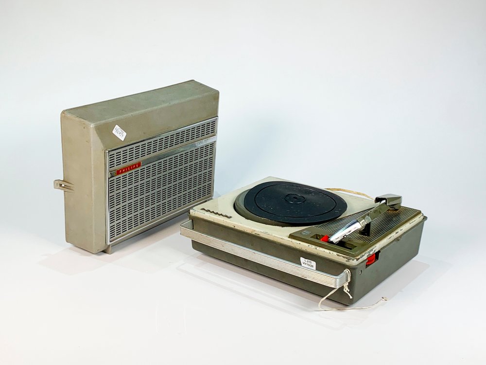 Tocadiscos Philips Vintage con Radio Portátil