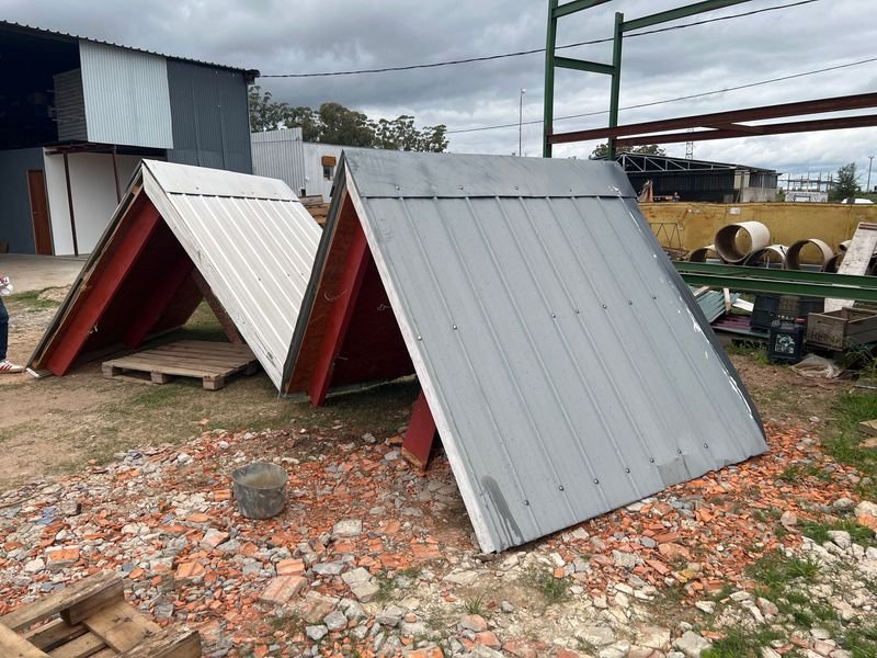Techo Metálico Tipo A con Revestimiento Interior de Madera