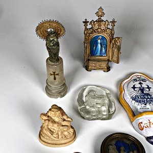 Diez Adornos Religiosos: Figuras, Cruces y Relicarios - imagen 4