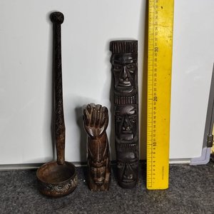 Lote anterior: Lote de 3 piezas de madera tallada: cucharón y figuras tribales