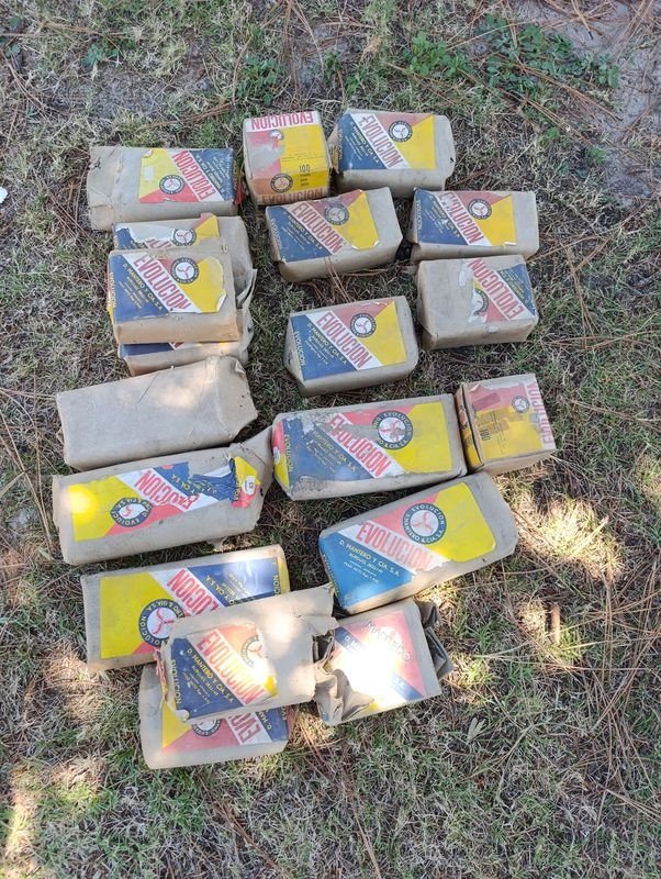 Lote siguiente: Caja de clavos en buen estado