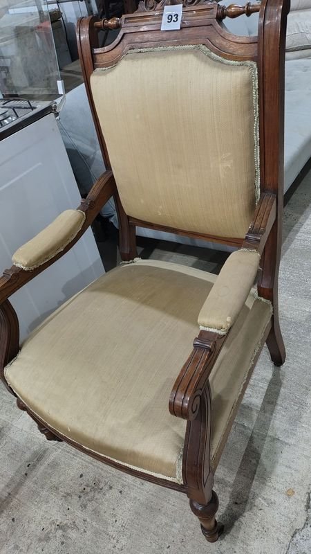 Silla estilo Luis XV en madera y tapicería - imagen 2