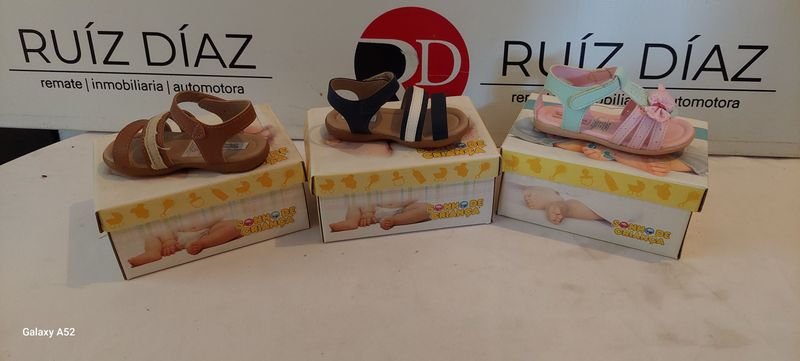 Lote anterior: Calzado de Talla 20 - Sandalias Coloridas