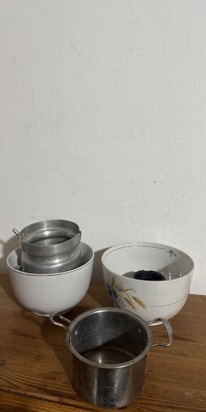 Set de 3 Recipientes Metálicos y Cerámicos