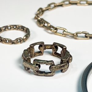 Conjunto de Dos Pulseras y Dos Anillos Calados - imagen 2