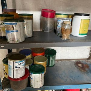 Estantería Metálica Pronto con Tarros de Tornillos y Otros Contenidos - imagen 4