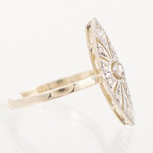 Anillo de Oro 18k con Brillante y Diamantes - imagen 2