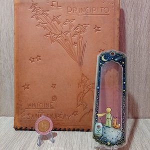 Libro "El Principito" Edición 1964 Argentina en Cuero con Marcador Acrílico - imagen 2