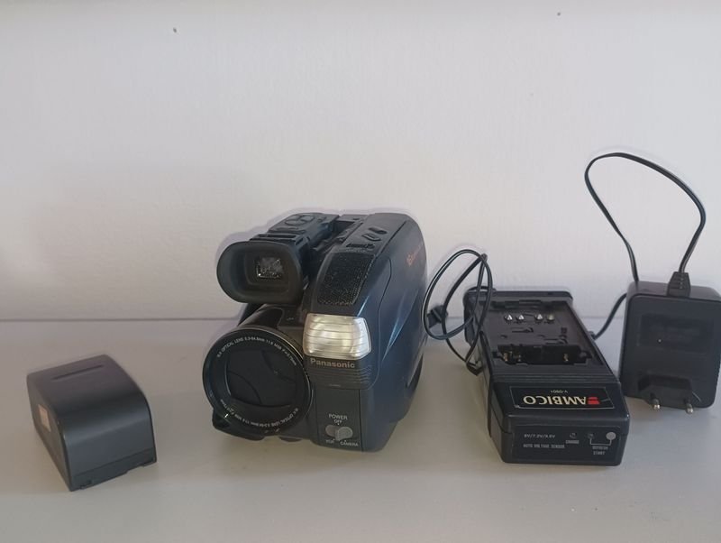 Filmadora Panasonic Palmcorder PV-A307 - imagen 2
