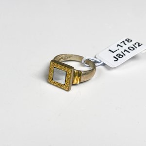 Lote anterior: Anillo de Plata para Dama con Piedra Madre Perla y Diseño Griego
