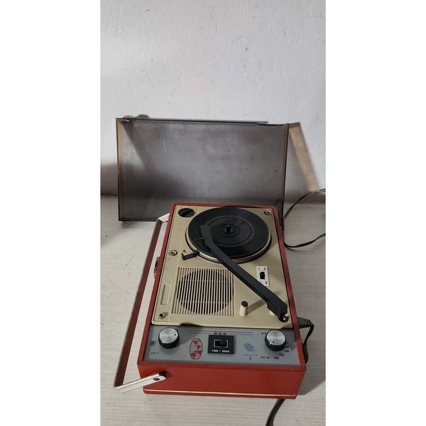 Antigua Radio con Tocadiscos Funcional