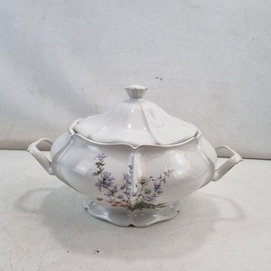 Lote siguiente: Sopera de Porcelana Olmos con Tapa y Motivo Floral