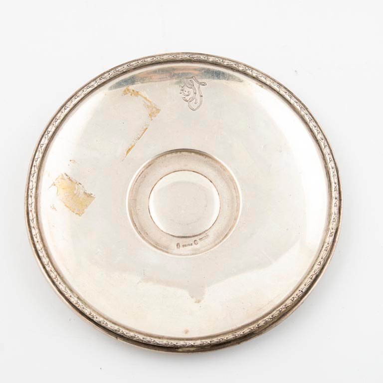 Platillo de Plata con Grabado y Sellos de Orfebrería